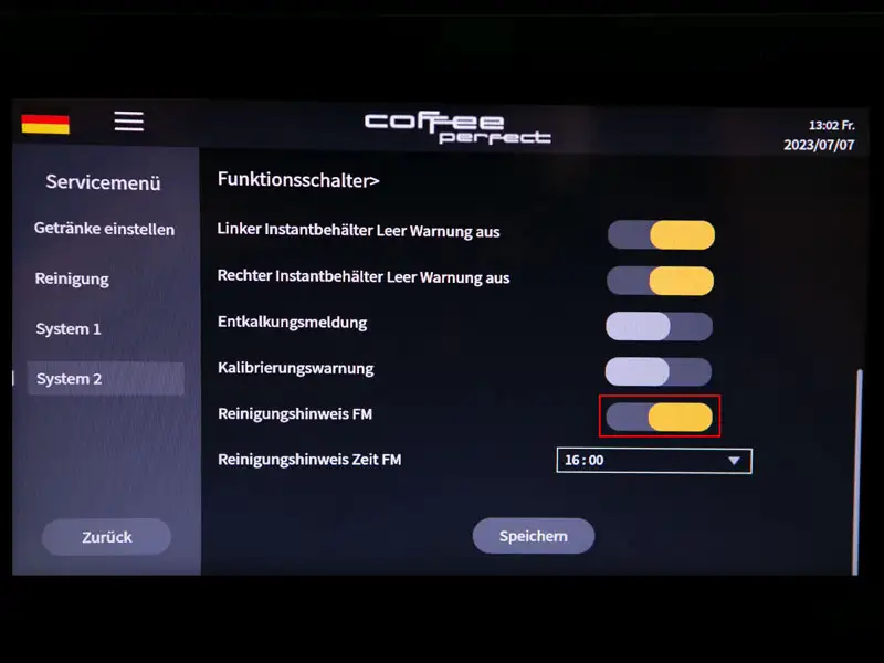 Display eines Kaffeevollautomaten mit markiertem Menuepunkt zur Reinigung des Frischmilchsystems.